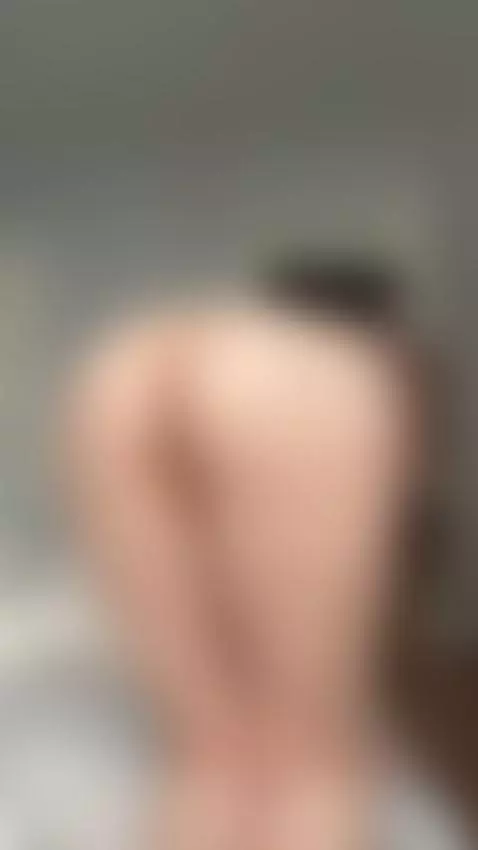 The way I arch my back… is just for your pleasure 💋🔥 by emmylorens