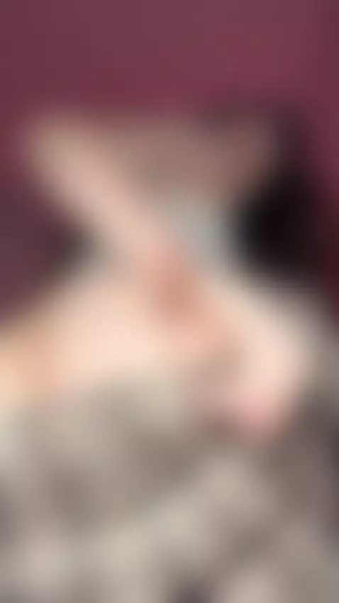 I’m already wet with desire 💦🍑 by emmylorens