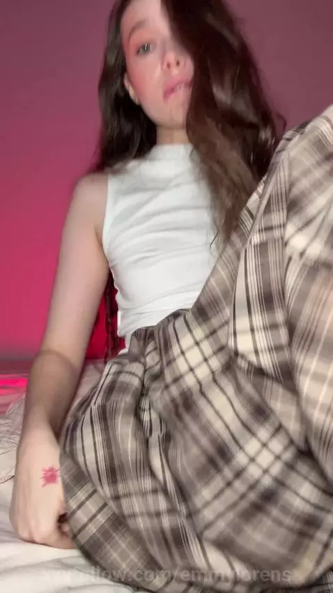 Imagine my moans in your ear 👂🫦 by emmylorens