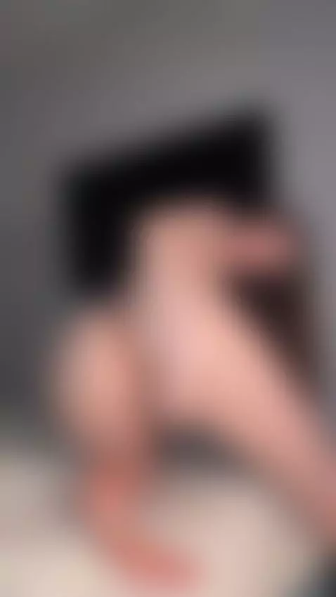 The air pulses with each slow turn 😏🔥 by emmylorens