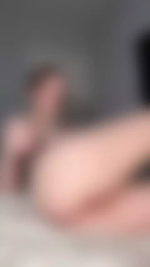 I move where the light feels sweetest 💋💫 by emmylorens