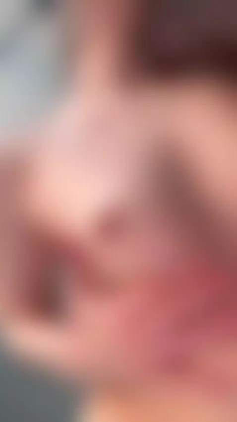 The way I arch my back… is just for your pleasure 💋🔥 by emmylorens