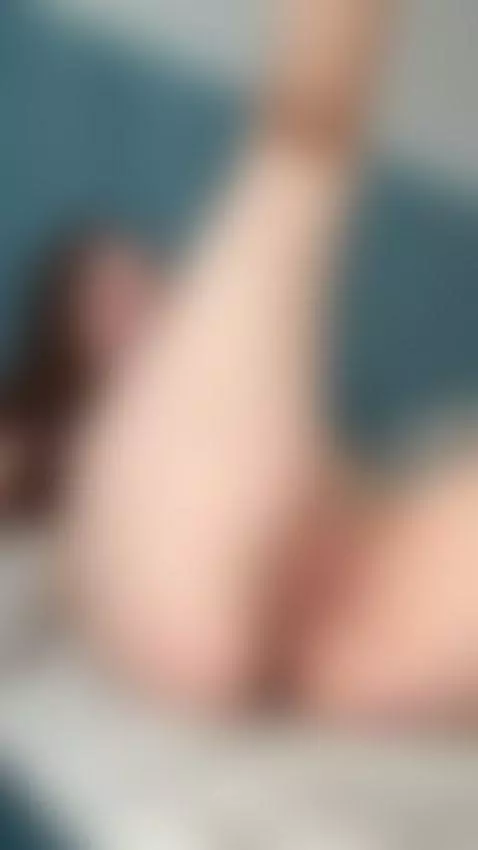 Shadows stretch under my hips 💦🩶 by emmylorens