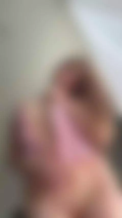 I moan just how you like it 😘🎧 by emmylorens