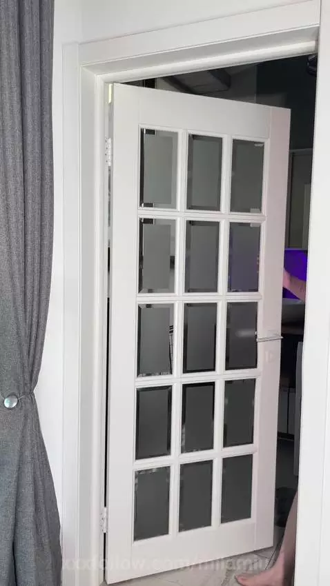 Cause I just walked in looking like your next distraction.
S... by milamiu