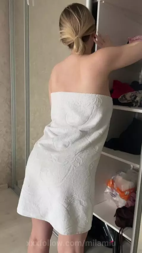 My towel fell off 😅😈 #teasing #blonde #bigass by milamiu