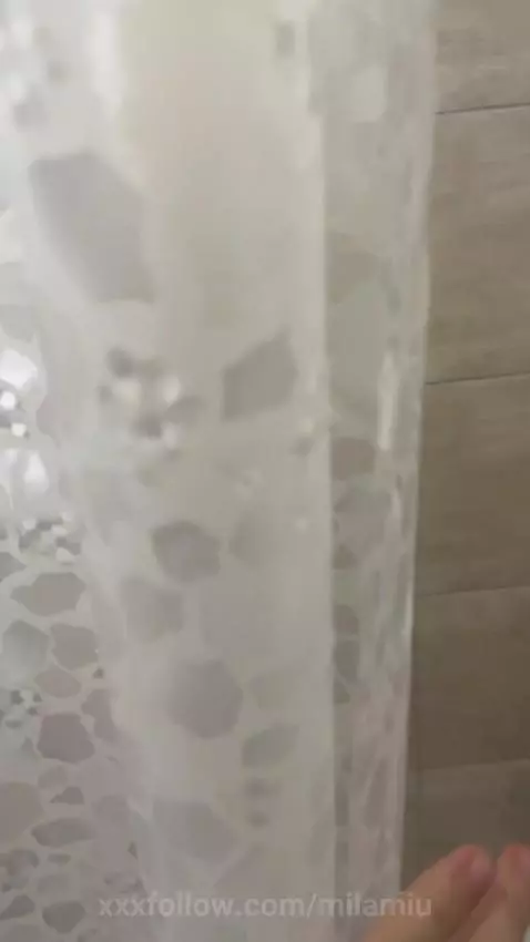 POV: You caught me naked in the shower by milamiu
