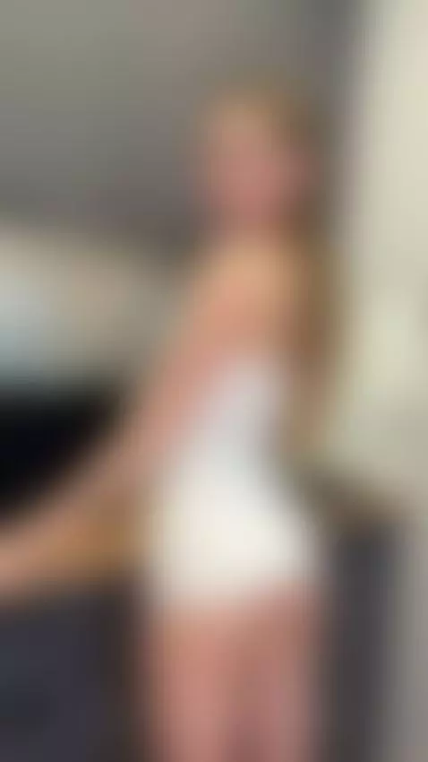 Wanna satisfy you with my body by mollydolli