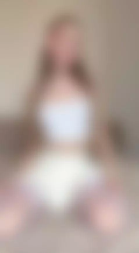 A good slut wakes up ready to suck cock every morning by mollydolli