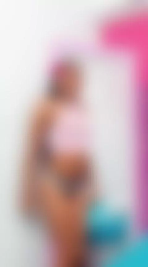 I love to dance to seduce you🍑🍒😈 by pureebonyy