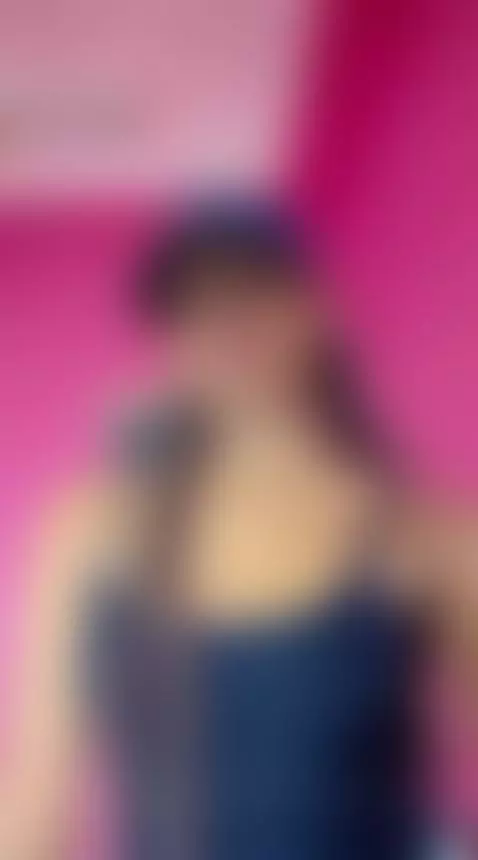 Kiss me everywhere, dont waste any part 💋 by pureebonyy