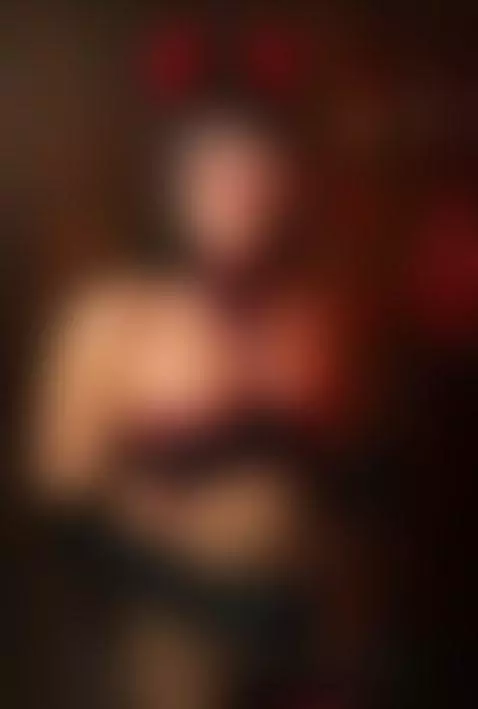 Tonight is for slow sins: lips, lace, and masked fantasies by miamonroemodel