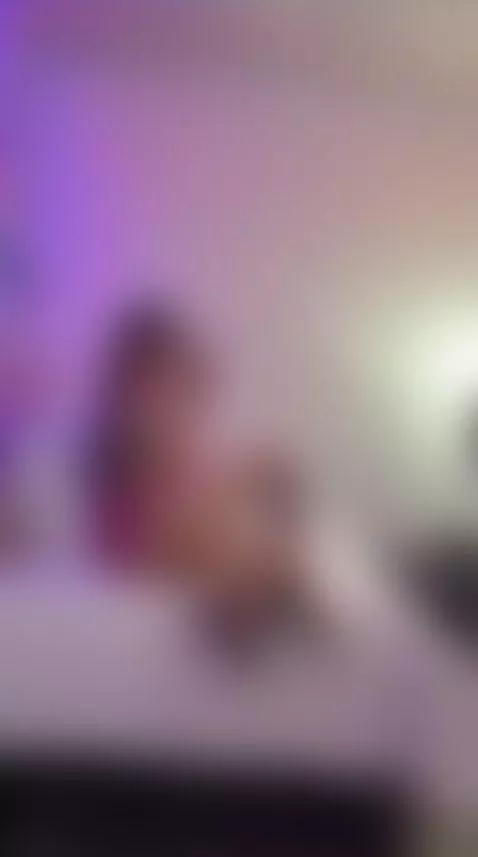 Let your eyes follow the rhythm of my desire. by miamonroemodel