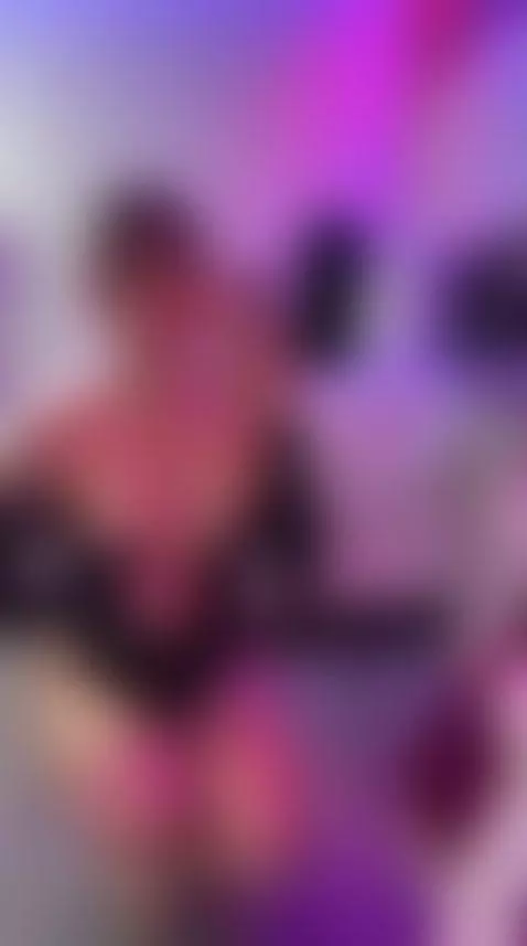 Don’t stare too long… you might like it more than you should by miamonroemodel