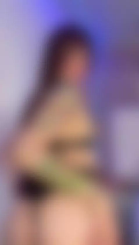 I’m feeling naughty today… dare to come in and play with me by miamonroemodel