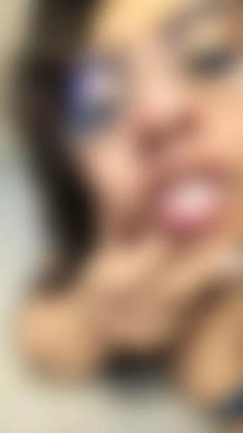 I feel the music in my hips... do you want to feel it too? by destinysins