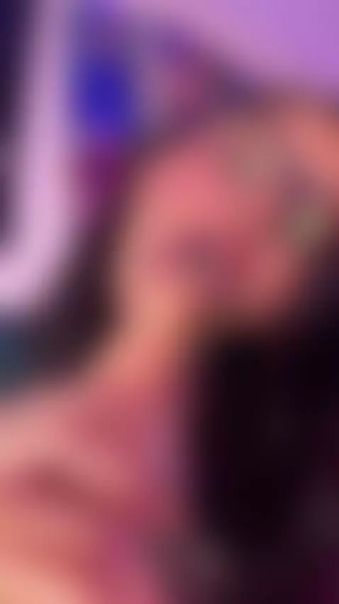 ven a jugar conmigo un rato www.camsoda.com/alice-jacobs1 by alice-jacobs1