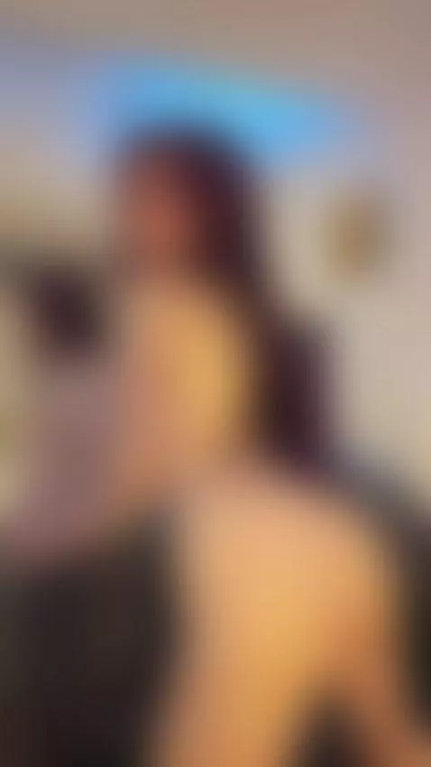 Just me, my hands… and that look you love.
Slow. Wet. Intima... by cleowhite