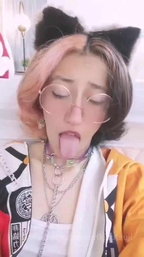 Shy? Me too ... but only until we start talking 😉💋 by mitsurikibutsuji