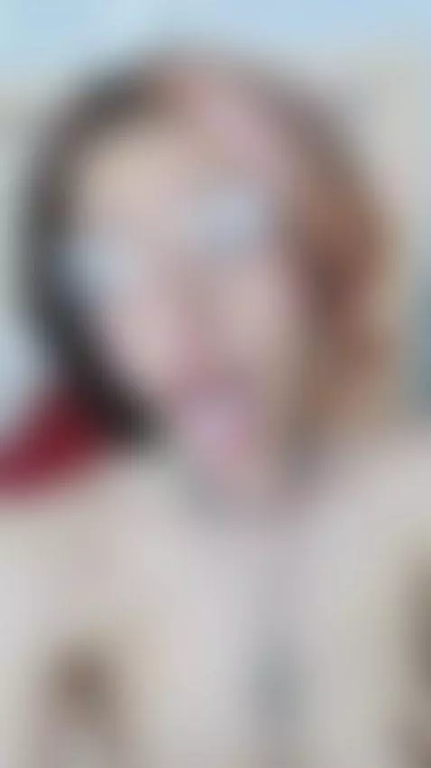 I'm live ... and eager to play with whoever tells me 💋 by mitsurikibutsuji