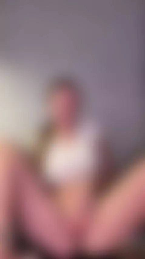 💦 Splash attack! She couldn’t hold it 😳 by mollyshot69