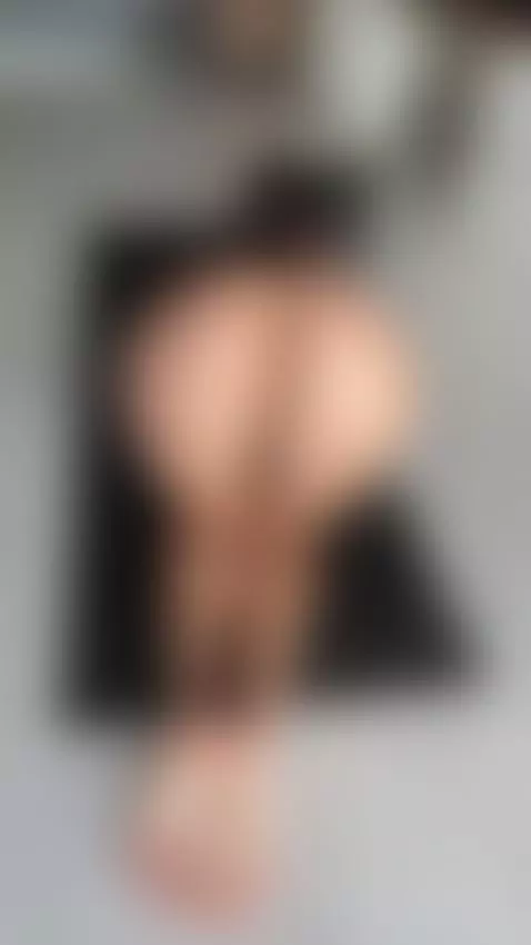 Don’t scroll — stay. I promise I get even harder to forget o... by ambersnake