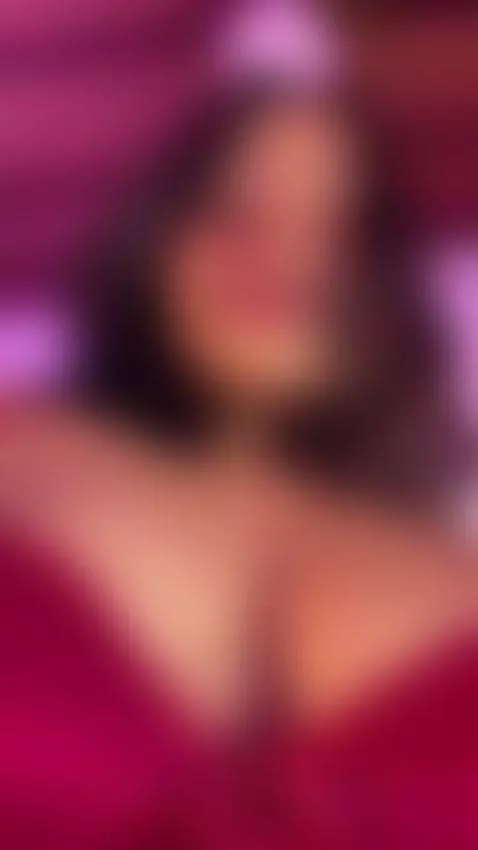 You are welcome in my room🔥 by maira-gil