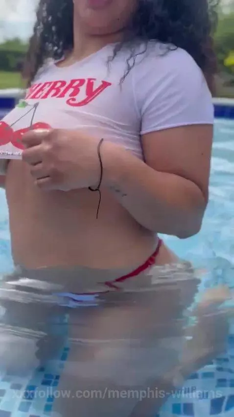 fuck me underwater naughty boy 💦🫦🔥 by memphis-williams