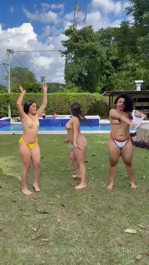 play in teh pool... by memphis-williams