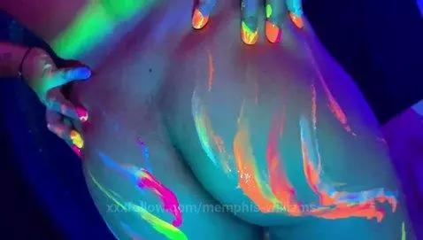 Do we play between lights? Men after this you want to lick y... by memphis-williams