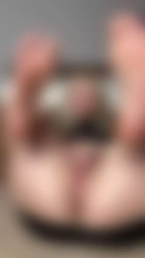 I wanna wrap my pussy lips around your cock by lit1lekitty
