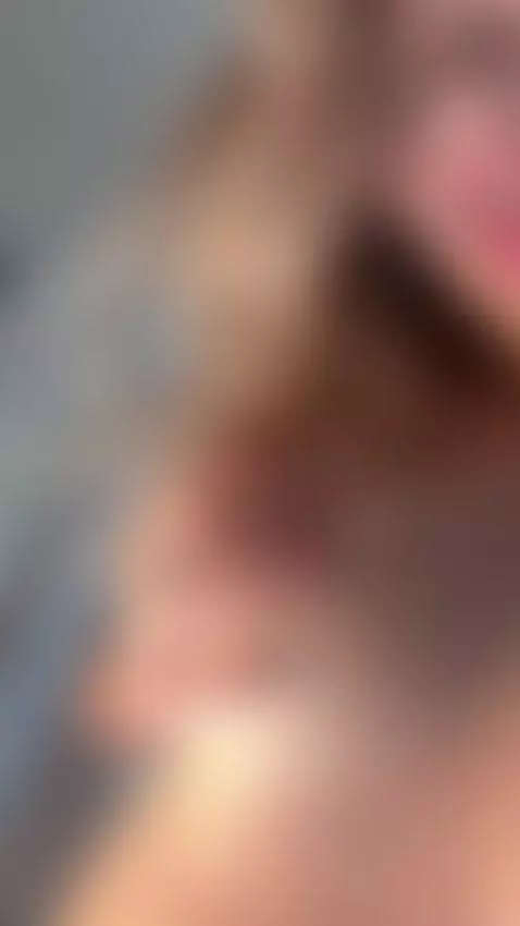 I want you in my bed and between my legs by lit1lekitty