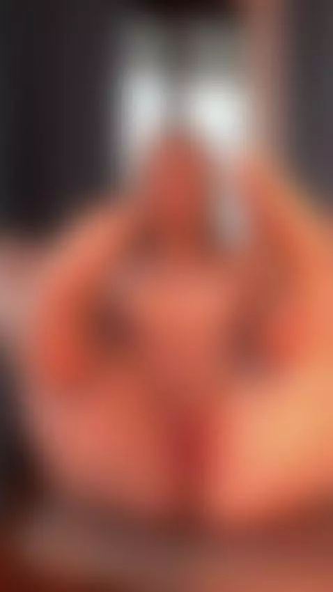 I love how your tongue caresses my pussy by lit1lekitty