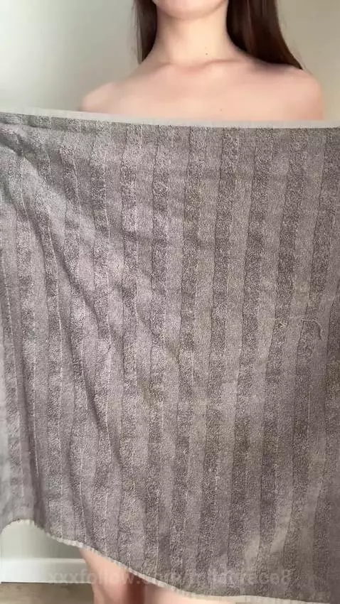 Curvaceous temptation: dark beauty 🎭 Sultry curves, bold pre... by milagrace8