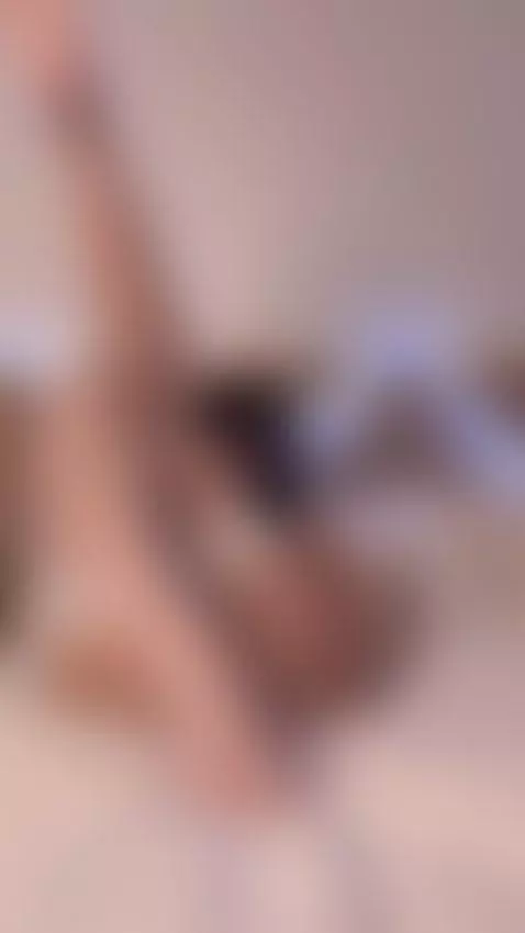 Tell me what are you thinking now❓ by karishax