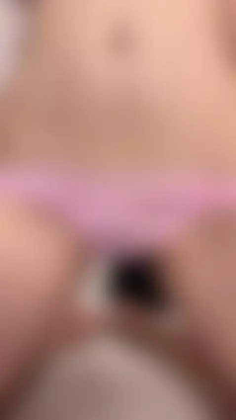 I think my body’s begging for attention today… 👀💖 by karishax