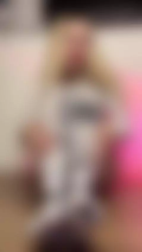 My skin feels like it’s asking for more… 💕💖 by karishax