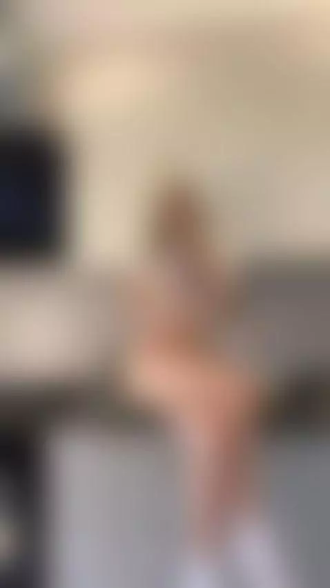 The tease dances inside 🌙😈 by karishax