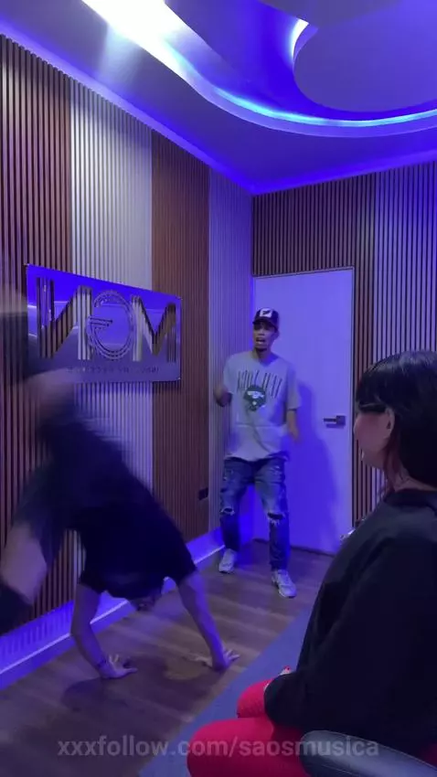 Handle with care… or maybe not 😏💪🔥 by saosmusica