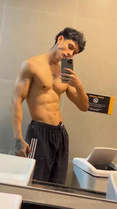 Dangerously close to showing too much 😏💎 by saosmusica