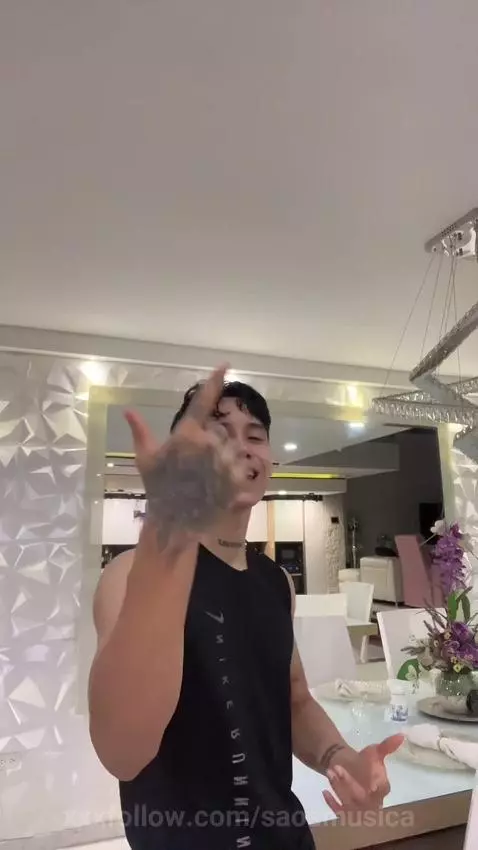 Confidence is attractive… but mystery? Irresistible 😌💎 by saosmusica