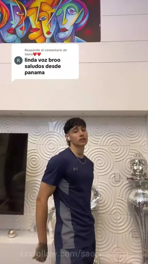 My hands are rough… but they know how to be gentle 💪💋 by saosmusica