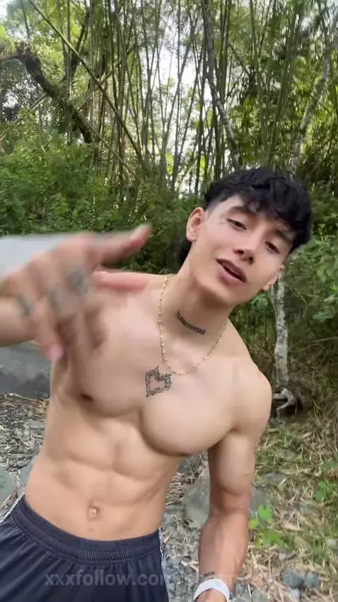 Not your average guy… I’m the one that lingers in your mind ... by saosmusica