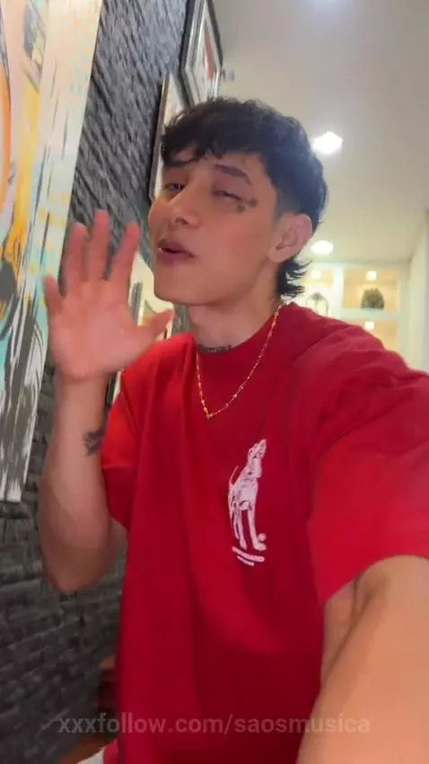 Every scar, every vein, every drop of sweat… all has a story... by saosmusica