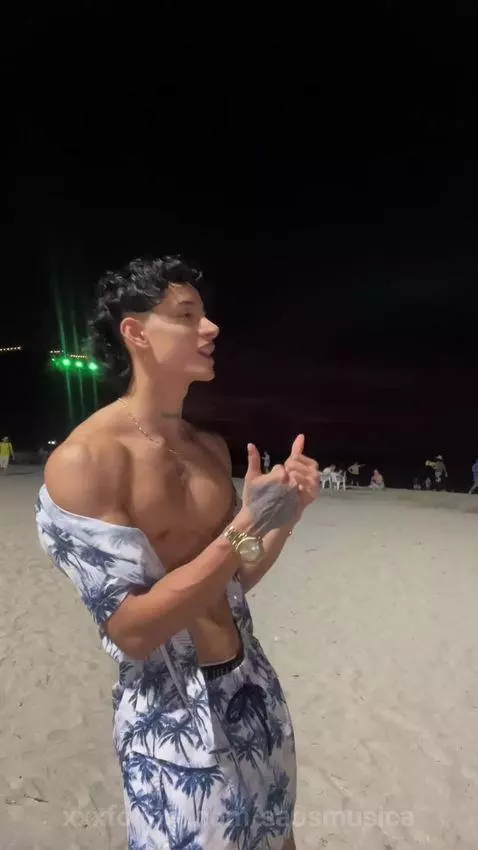 The shirt is gone here… the rest disappears where it gets wi... by saosmusica