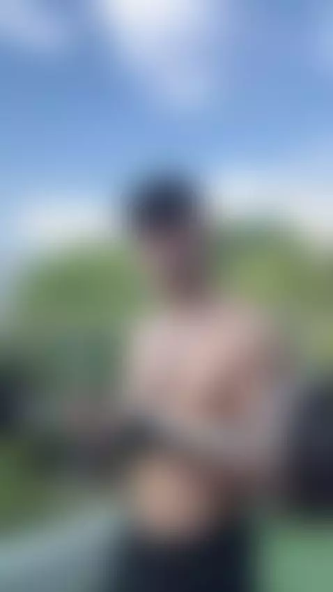 I don’t flex for the camera — I flex for the reaction. 💪👀 by saosmusica