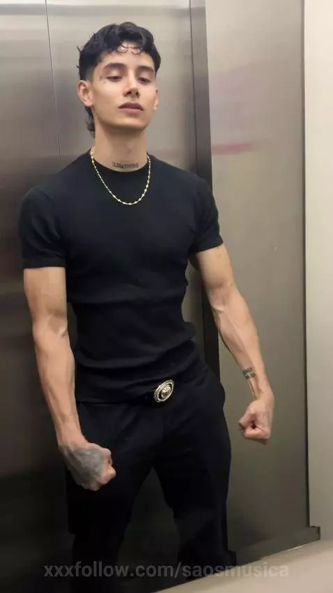 Too calm to be safe, too hot to ignore. 🌒💣 by saosmusica