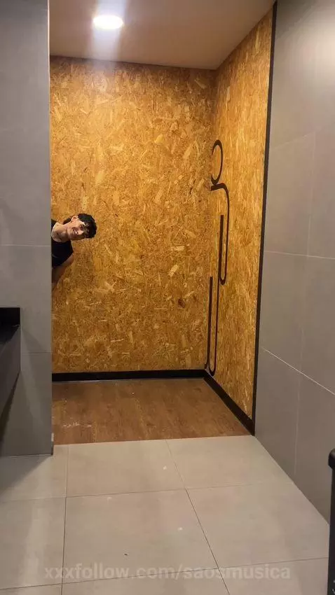 Not a model, but the camera keeps begging. 📸🔥 by saosmusica