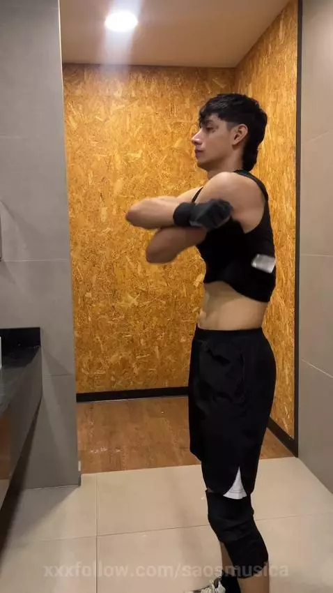 Danger doesn’t always shout… sometimes it just stares. 👁️‍🗨️ by saosmusica