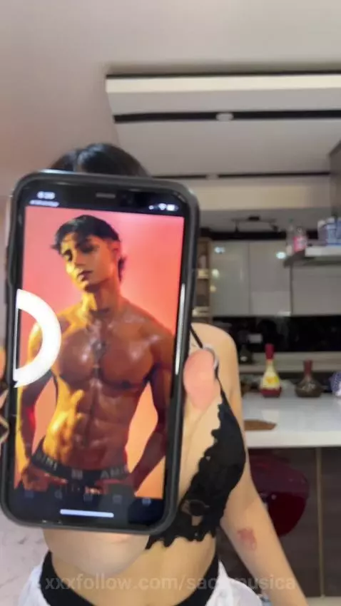 What happens behind the link stays behind the link. 🔗💋 by saosmusica